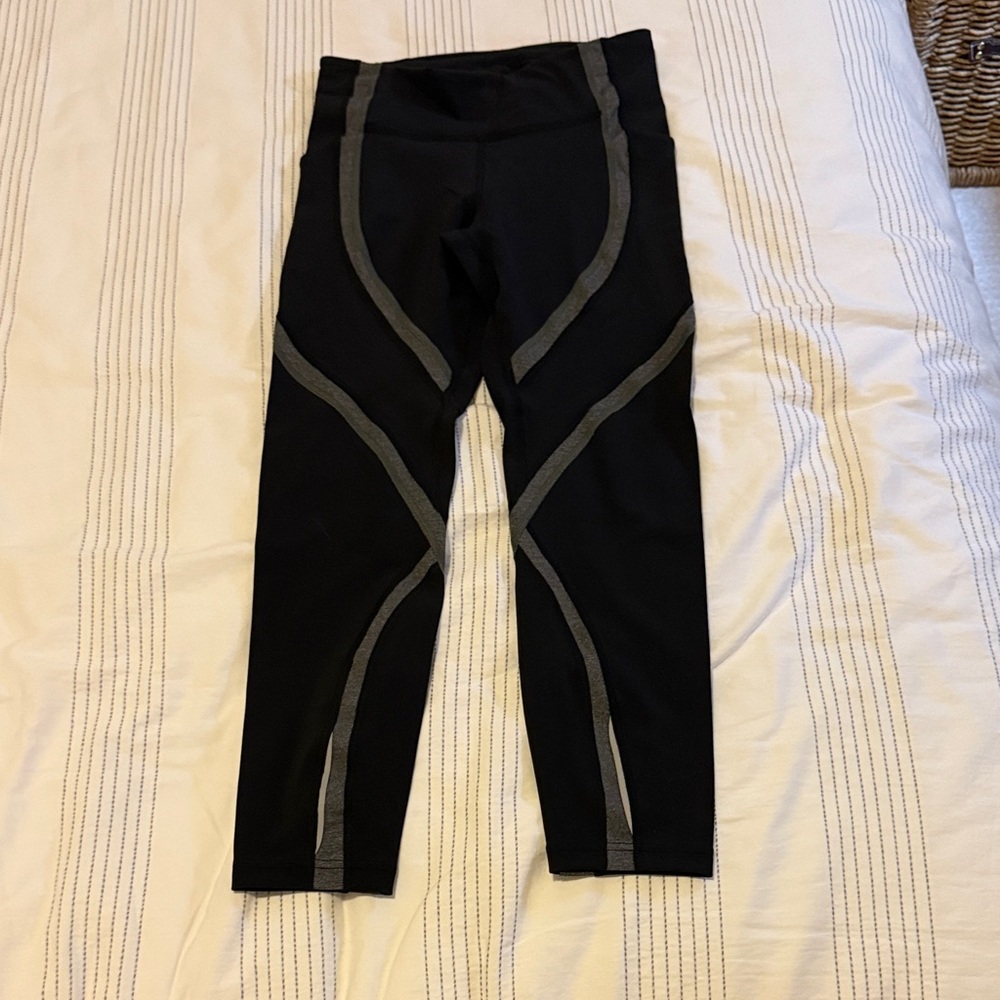 lululemon mid-rise Black and Gray Leggings